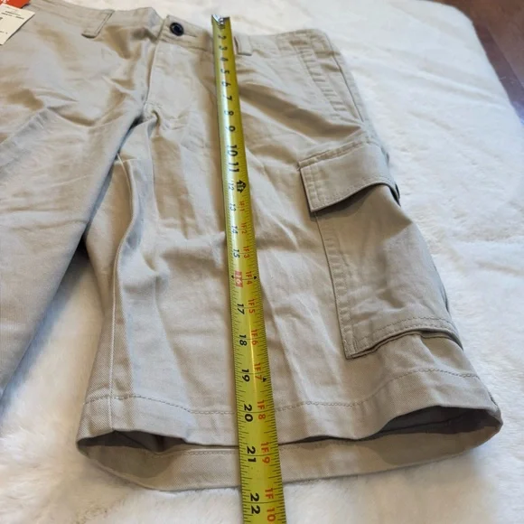 NWT Size 32 Dockers Classic Fit Cargo Shorts Tan Summer Casual 100% Cotton - Picture 3 of 8